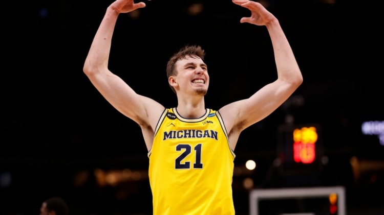 也展现了他 也展现了他