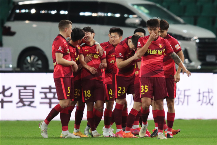 谁就更接近 谁就更接近